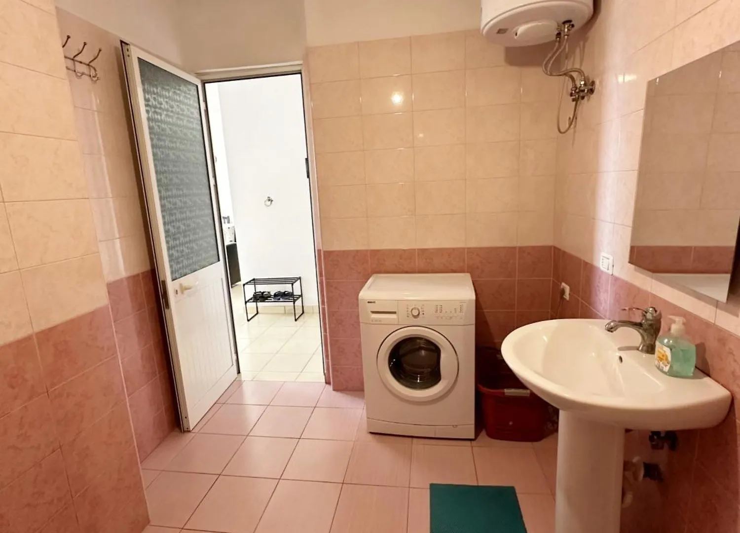 Easy Stay Kashari Aparthotel
